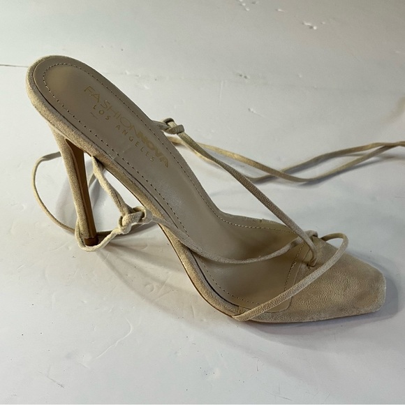 Fashion Nova Beige Suede Strappy Lace-Up Heels Women’s Size 9 - Picture 2 of 10